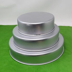 Wilton Tiered Round Cake Pan Set